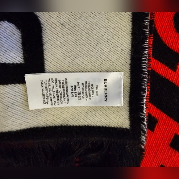Authentic Burberry Wool and Silk Scarf - Picture 5 of 5